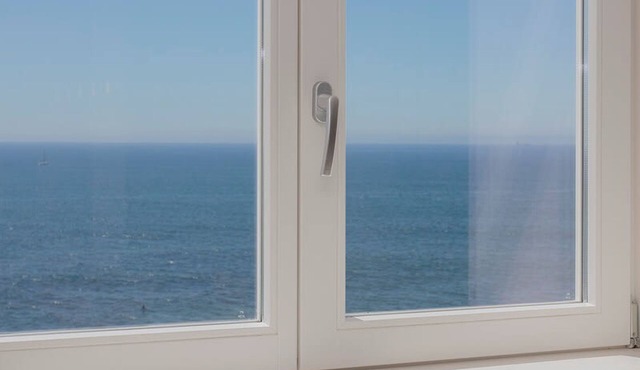 Liiiving in Porto Luxury Beachfront Apartment V