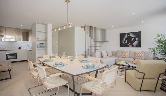 Liiiving in Porto - Luxury Beachfront Apartment VI