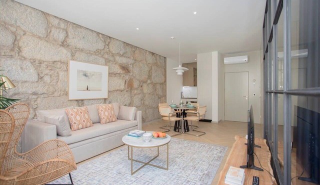 Liiiving in Porto | Luxury Beachfront Apartment IV