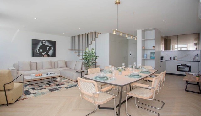 Liiiving in Porto | Luxury Beachfront Apartment V