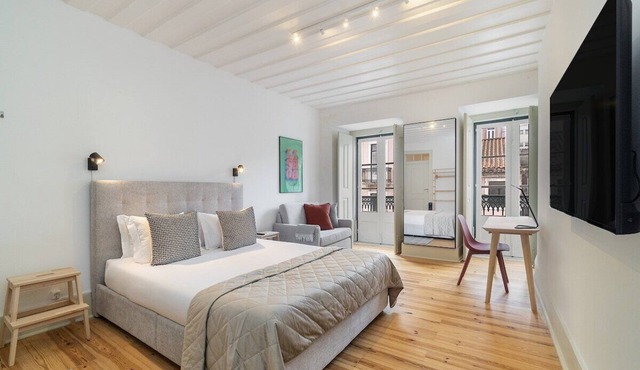 Lisbon's Heartbeat: Your Premier Airbnb 4Explorers in Lisboa