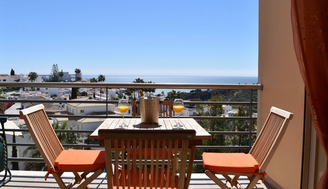 Luxury Apartment with Amazing Sea and Marina Views, Free Fibre WiFi and Cable TV in Albufeira