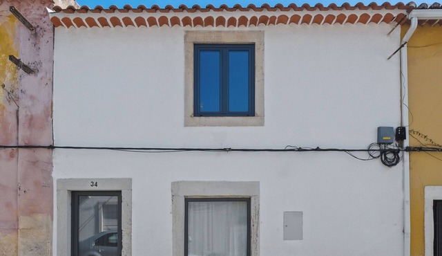 Luxury house in historic center Tomar with large and sunny private courtyard