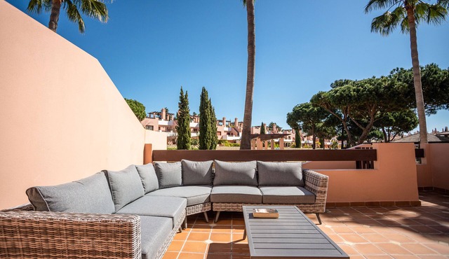 Luxury house in Vila Sol near the golf course, quiet location near the beaches in Quarteira