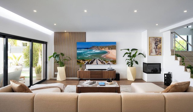 Luxury Villa with Private Pool Near Faro Beach, Offering Unparalleled Comfort!