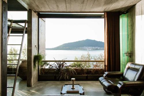 Luxury Waterfront Loft with Panoramic Views