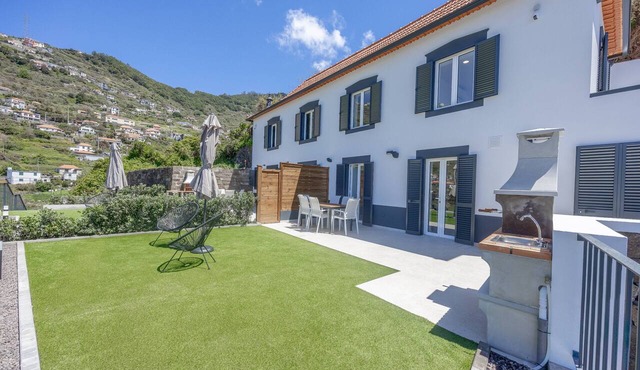 Maison Des Souvenir B by YOUR KEY