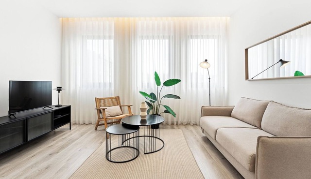 Matosinhos Beach Flat | Metro & Sea
