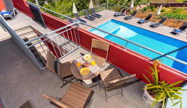 Modern apartment in Prazeres with shared pool, 150 m² in Ribeira Brava