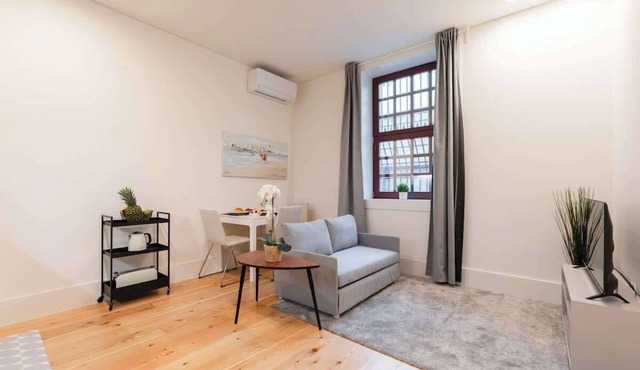 Modern & Cozy Flat by HostWise