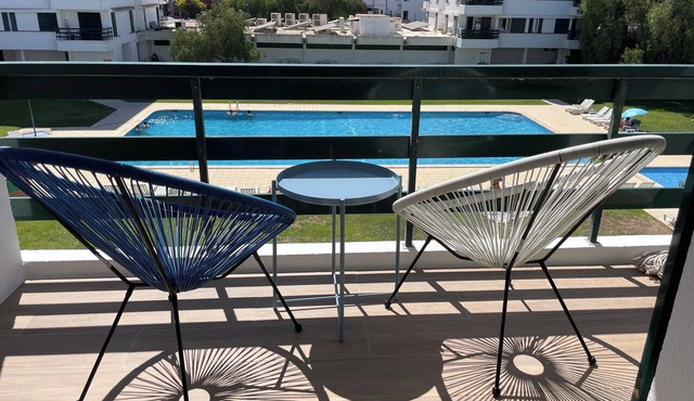 Modern Studio Near the Vilamoura Marina: Pool and Prime Location in Quarteira / Vilamoura