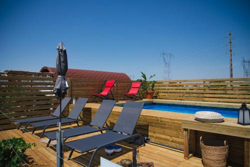 Moment's in Nature Vineyard Bungalows Pool & Jacuzzi in Setubal