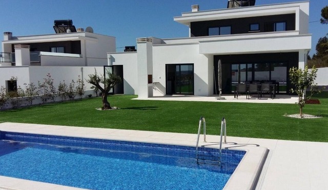 New modern villa with privat pool