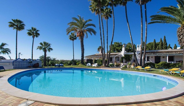 Nice apartment in villa for 6 guests with pool, WIFI, TV and terrace