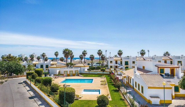 Nuances do Oceano OCV - Pool and parking in Albufeira