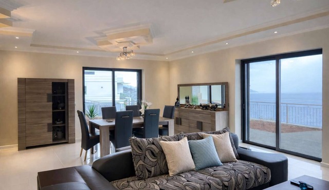 Ocean View Villa w/Free Parking, High-Speed Wi-Fi, Gaula