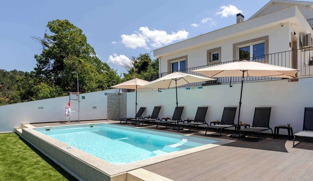 Olival Dream House - House w/Pool by HostWise