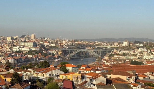 One-bedroom apartment with pool and panoramic views of the Douro River