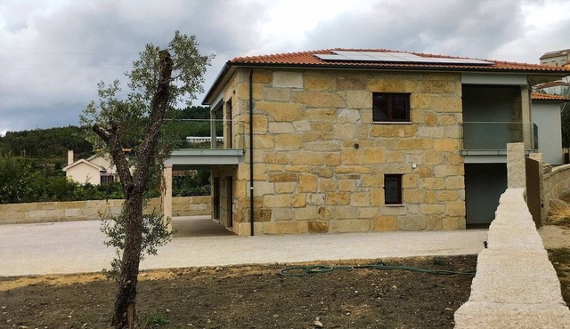 Orchard House - 5 bedroom and Pateo