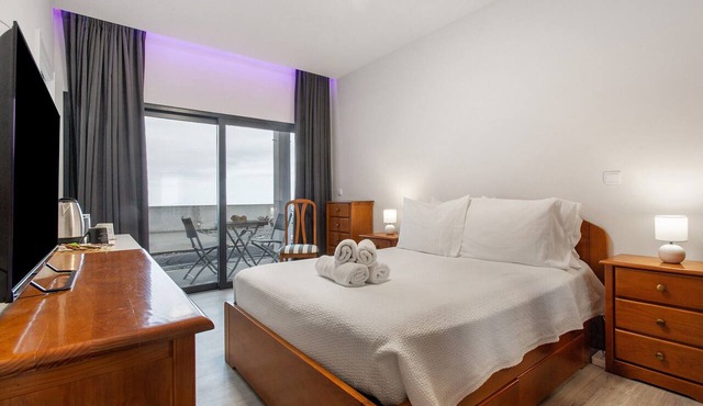 Paraíso Madeira Studios – Suite 'Mariana', Atlantic View, Unique Cuisine & Hospitality