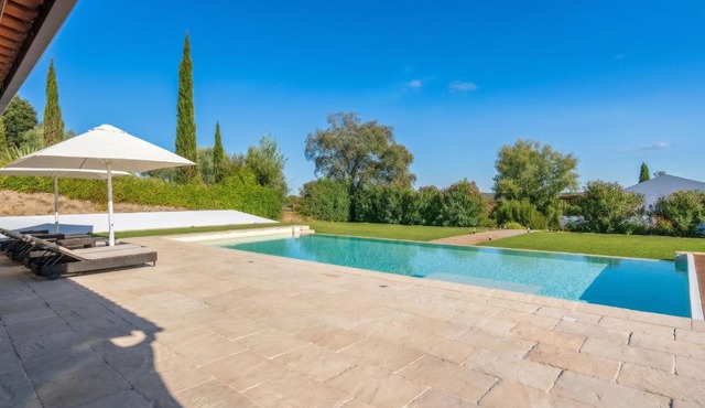 Peaceful Escape in Mora: Villa with Private Pool in Mora