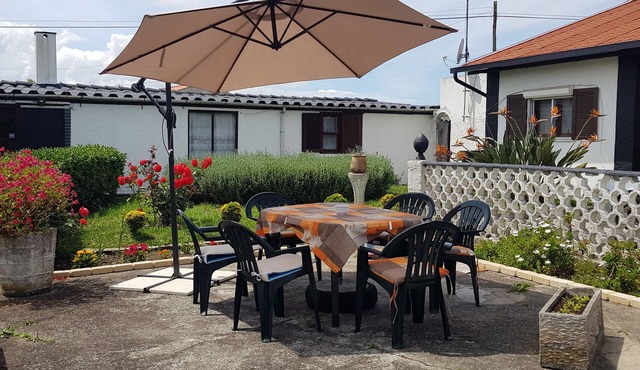 Pet- and motorcyclist-friendly vacation apartment with a terrace in a quiet location in Regalheiras de Lavos