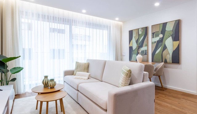 Polacos Residence | 1BR | Apt U by LovelyStay in Vila Nova de Gaia
