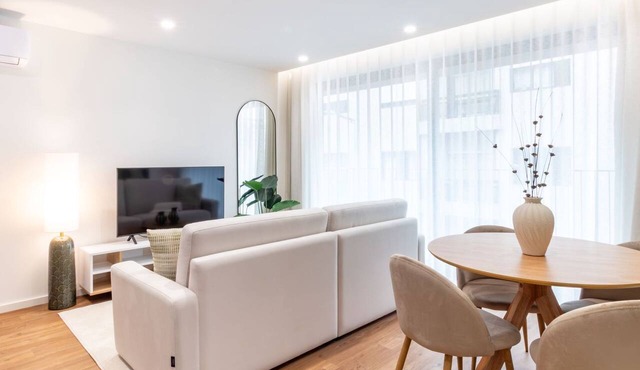 Polacos Residence | 1BR | Apt M by LovelyStay in Vila Nova de Gaia