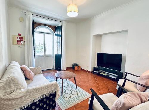 Portuguese Village Apt - Fast WiFi - Near beaches