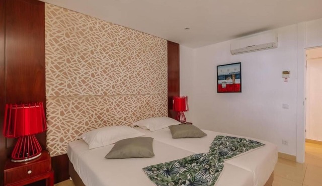 Praia da Oura Coastal Retreat! Direct Beach Access w/Outdoor Pool in Albufeira