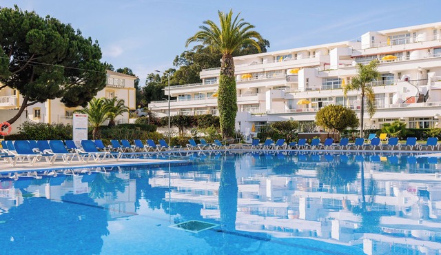 Praia da Oura Delight for Family! Beachfront Paradise Perfect for Family! in Albufeira