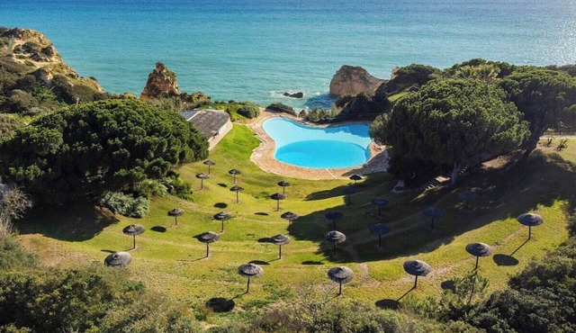 Prainha 2BR Stay | Pool & Beach Access in Portimão