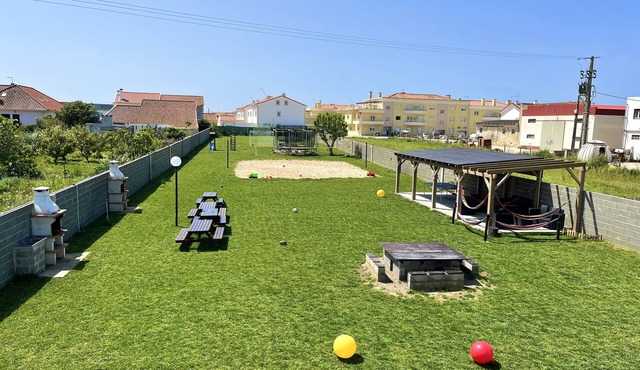 Private 4-bedroom vacation home in Peniche in peniche