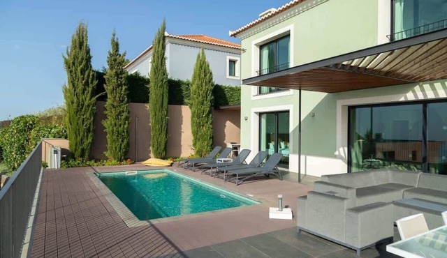 Private Pool & Ocean Views in Prazeres Villa in Prazeres