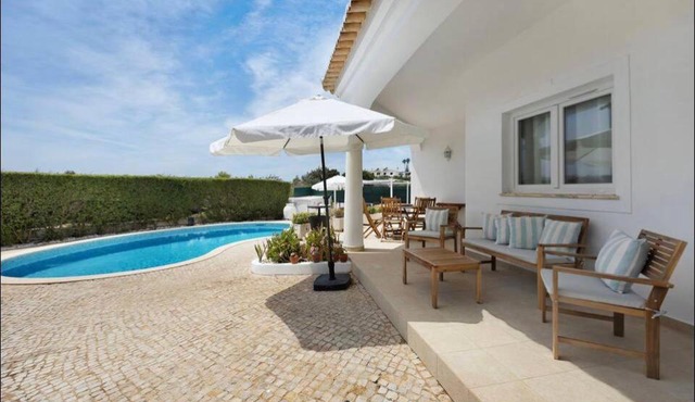 PRIVATE VILLA WITH POOL IN LAGOS in Lagos
