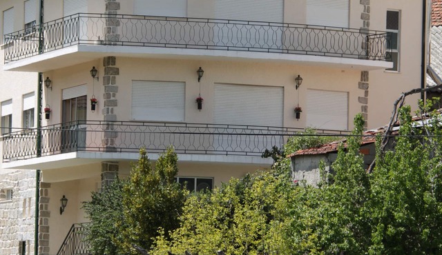 2nd floor apartment in Praia de Fráguas