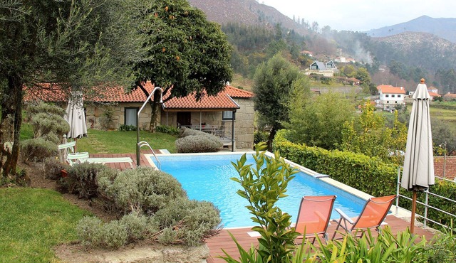Casinha de Loureda II, with swimming pool and mountain views. in União das Freguesias de Álvora e Loureda