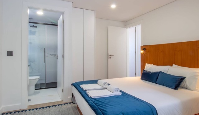 Quiet Duplex w/Patio in Lapa by LovelyStay in Porto