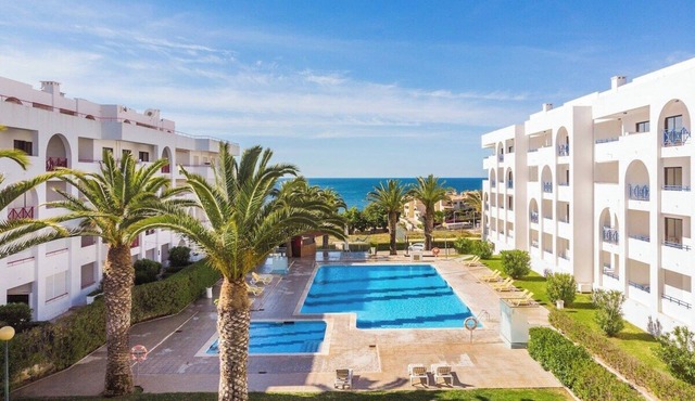 Quinta das Palmeiras Pool & Beach Stay