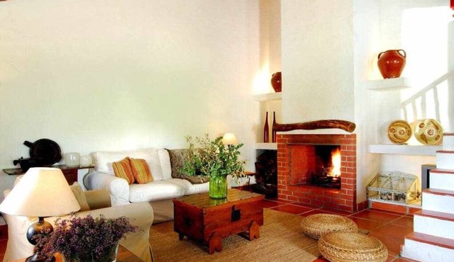 Rabbit House | Pool & Fireplace in Caneira