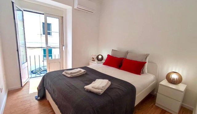 Red Passion Apartment Lisbon Lovers