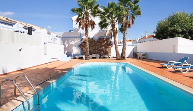 Residência Ideal Villas: pool, AC, barbecue, fully equipped, up to 11 guests