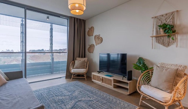 River View 1BDR Apartment by LovelyStay