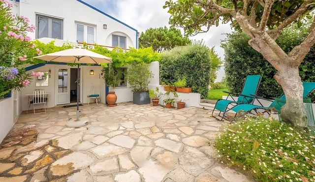 Romantic Studio - Studio Apartment, Sleeps 2 in Lisbon
