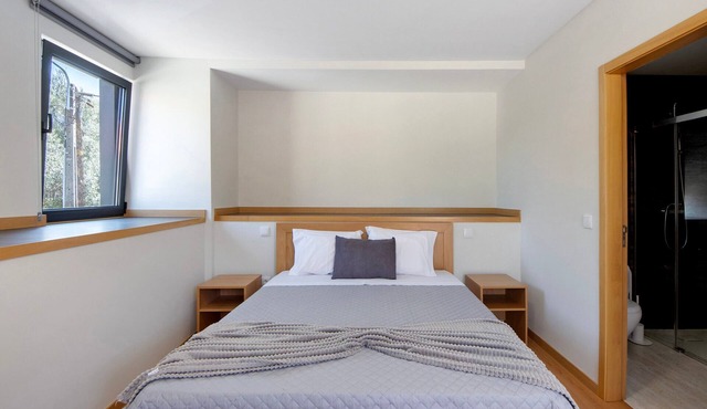 Room 4 with private bathroom, Wi-Fi and air conditioning in Rossas