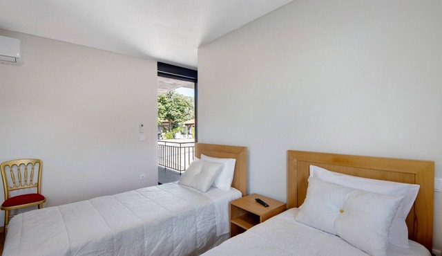 Room 6 with private bathroom, Wi-Fi and air conditioning in Rossas