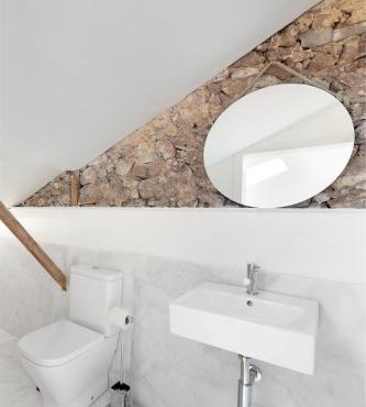 Room Lusíadas with private bathroom in Santo Amaro