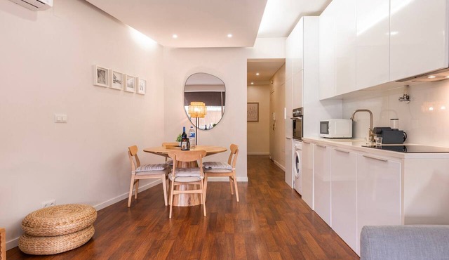Saldanha Terrace by LovelyStay in Lisboa