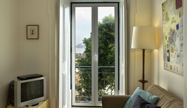 Santa Catarina/Chiado, Apartment with great views of Tagus in historical center