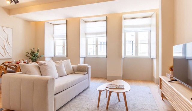 Santa Catarina Front-Row Suite by LovelyStay in Porto